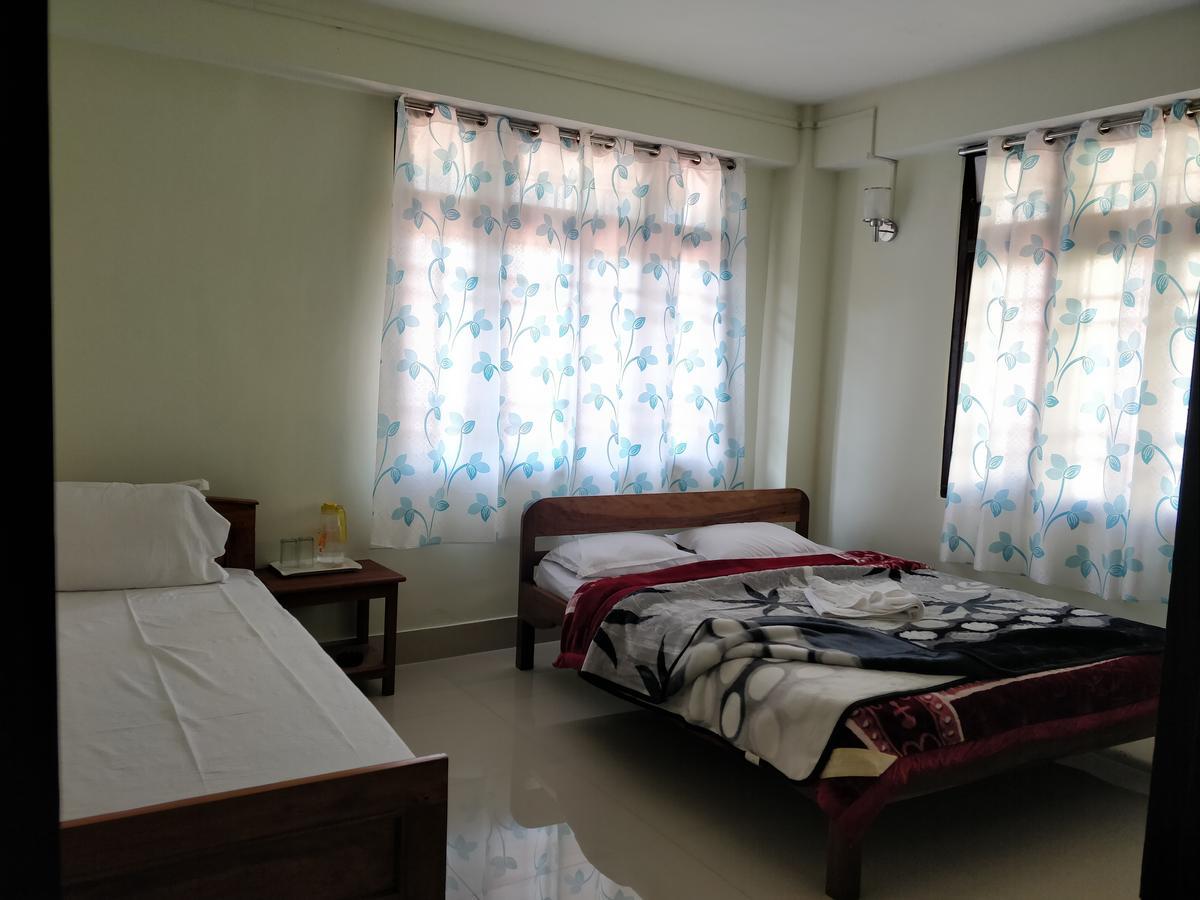 Hotel Pine Leaf Gangtok Buitenkant foto