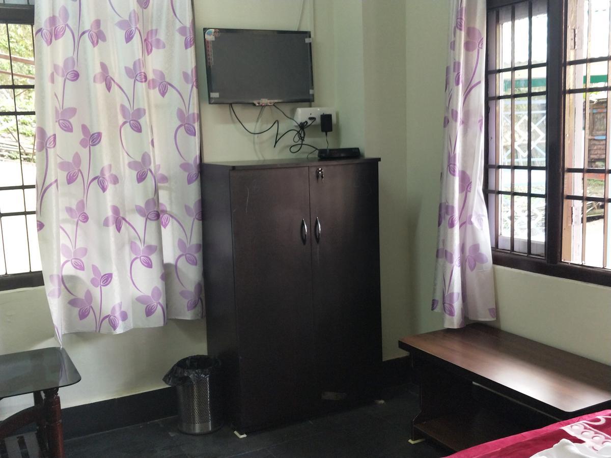 Hotel Pine Leaf Gangtok Buitenkant foto
