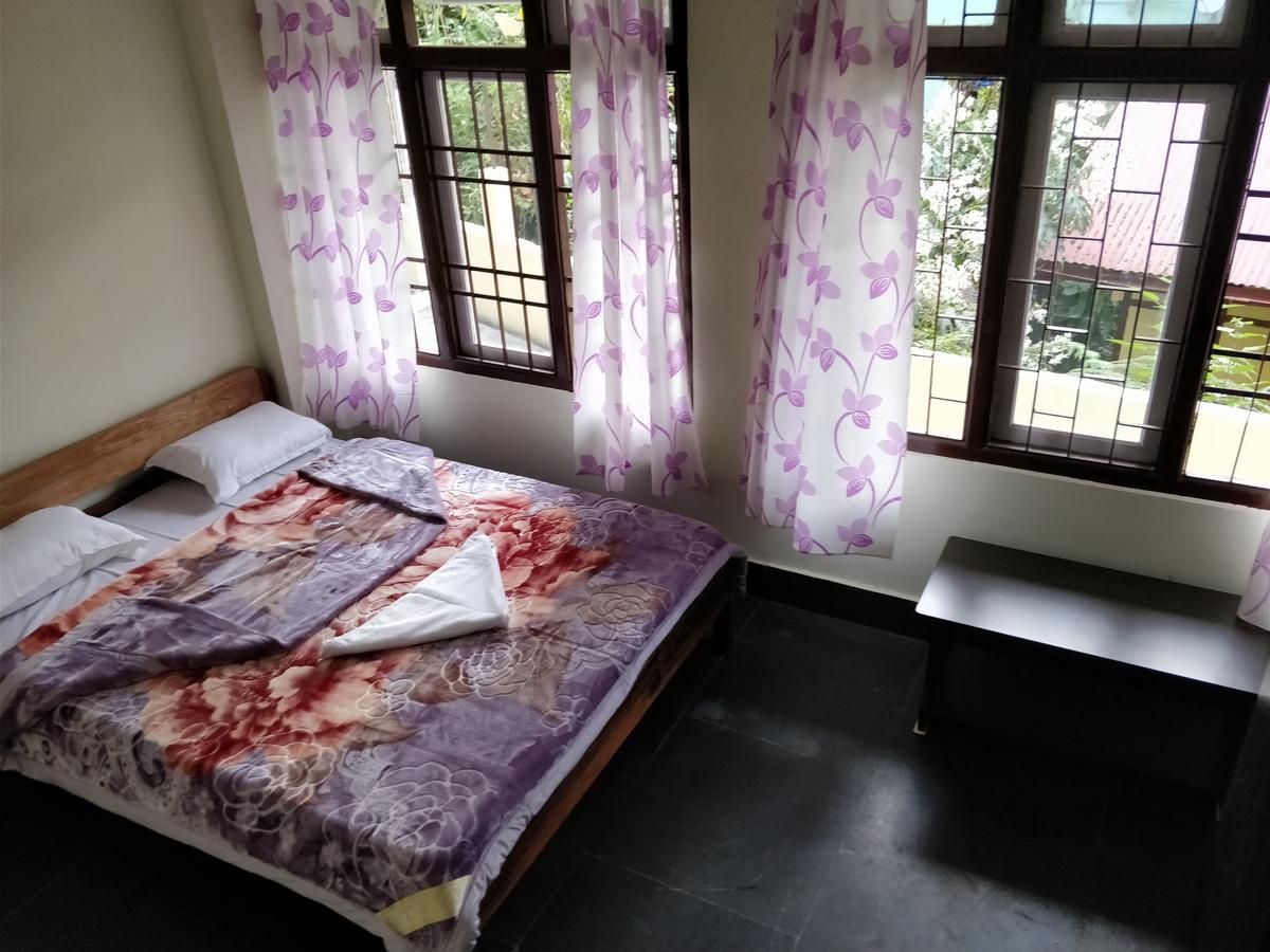 Hotel Pine Leaf Gangtok Buitenkant foto