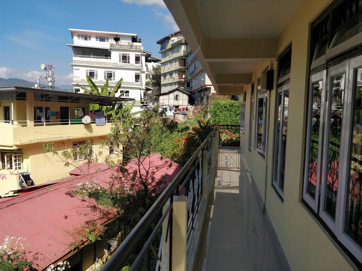 Hotel Pine Leaf Gangtok Buitenkant foto